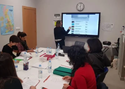 Clase de inglés en una academia de inglés